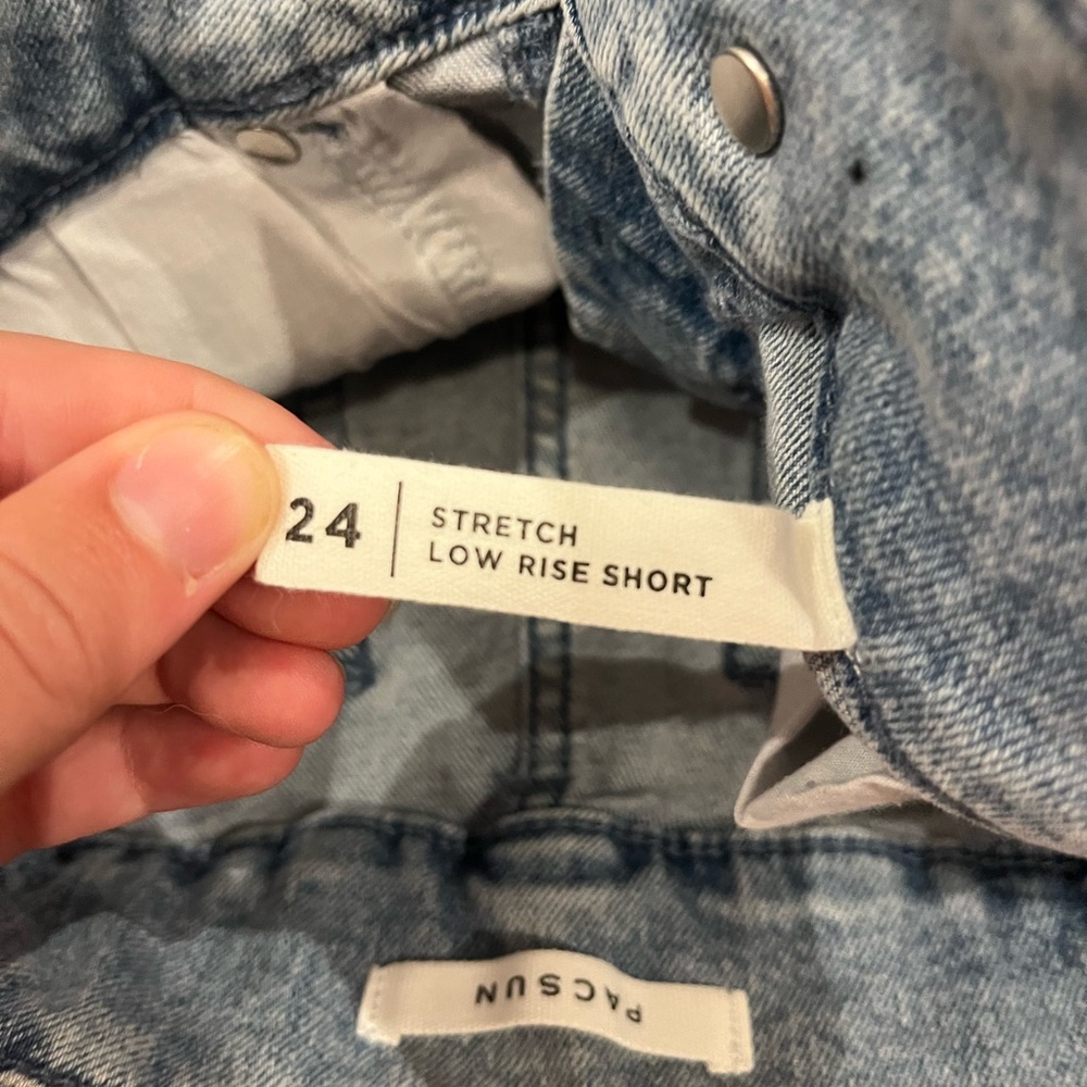 PacSun Light Wash Denim Jean Shorts - Picture 3 of 6